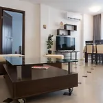 делукс лазур Apartment Pomorie