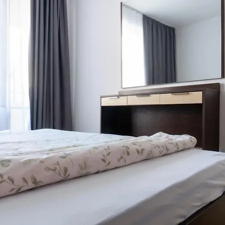 アパート делукс лазур ポモリエ