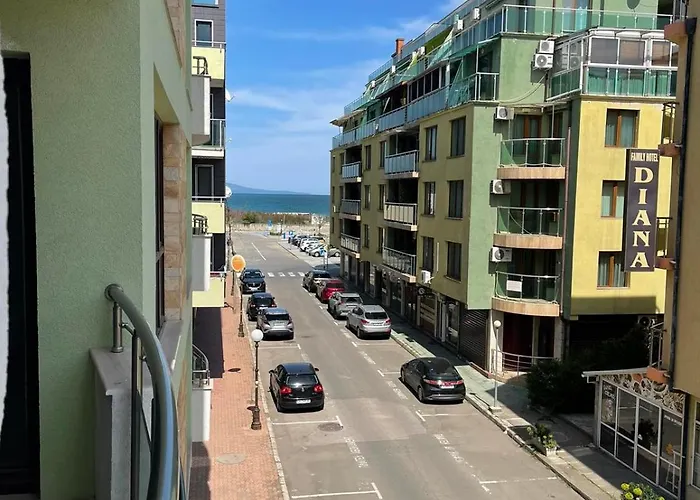 Апартамент делукс лазур Поморие