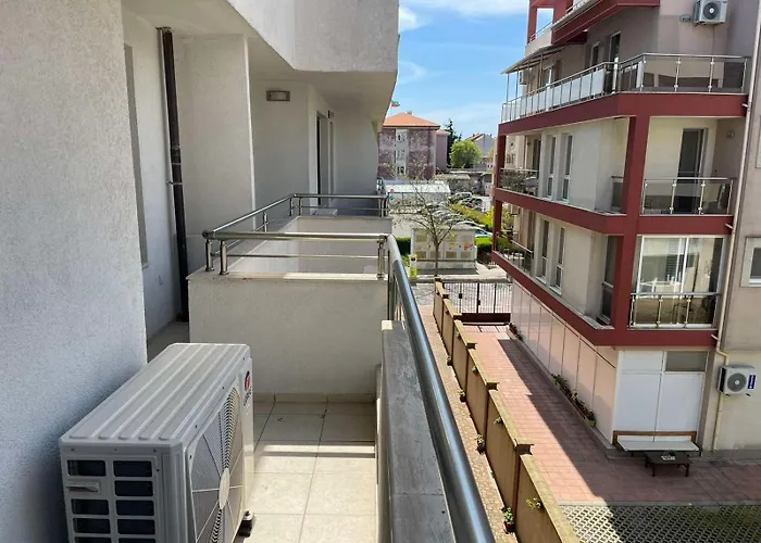 Апартамент делукс лазур Поморие